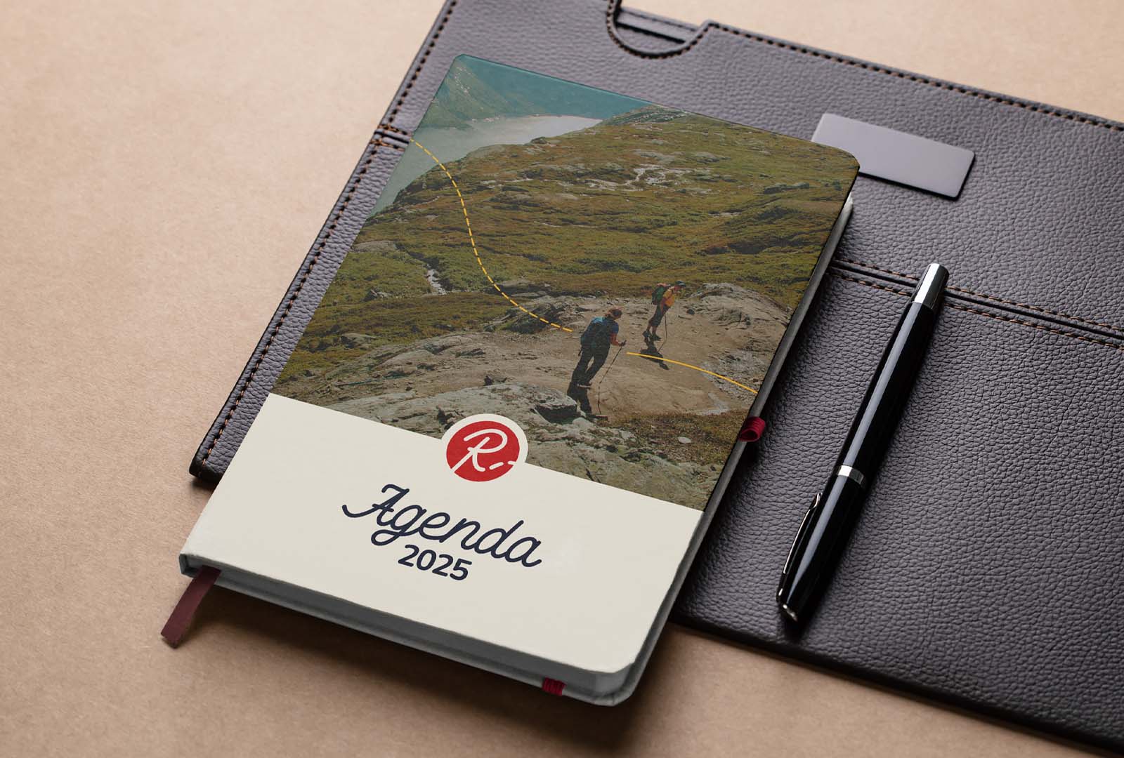 Agenda personalizada con logo Ryl.