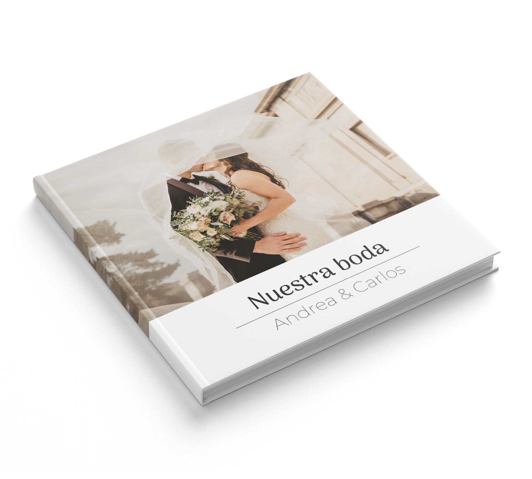 Photobook de boda en formato cuadrado 28 x 28 cm.
