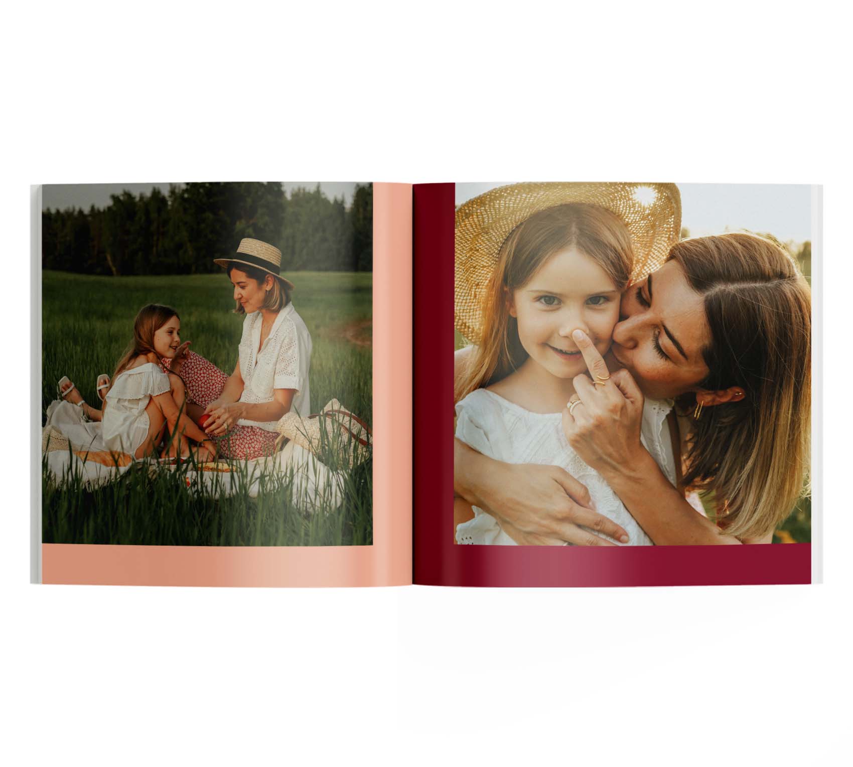 Interior de fotolibro con 2 fotos de madre e hija.
