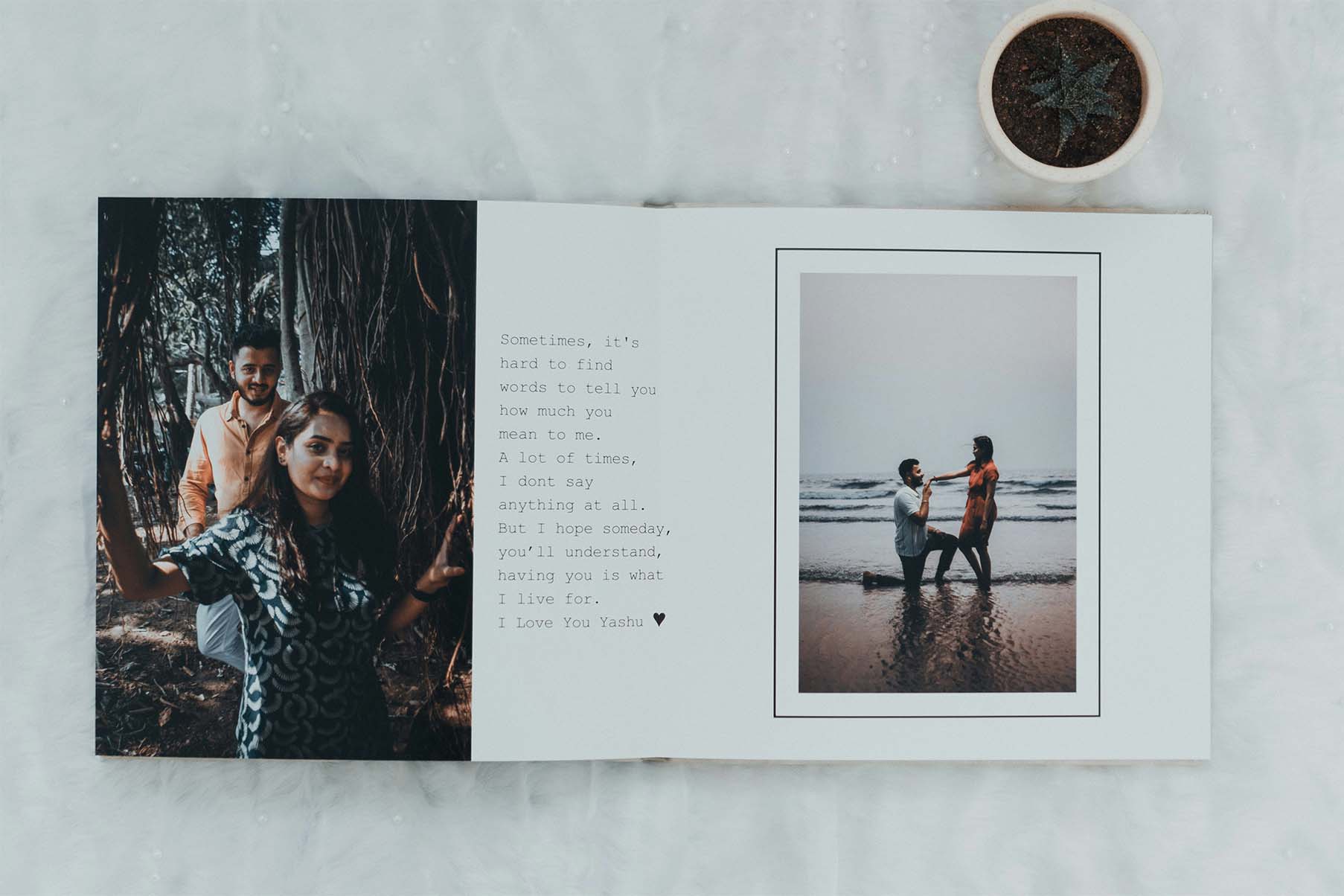 Photobook con 2 fotos de pareja y frases.