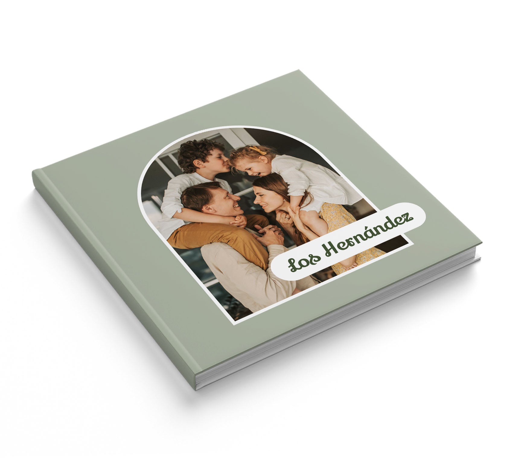 Photobook de famila en formato cuadrado 28 x 28 cm.